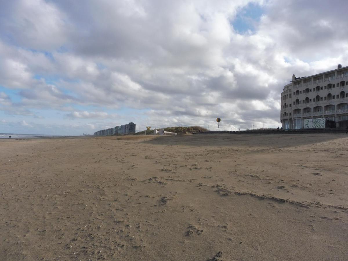 Studio On The Beach With Sea View Middelkerke Kültér fotó