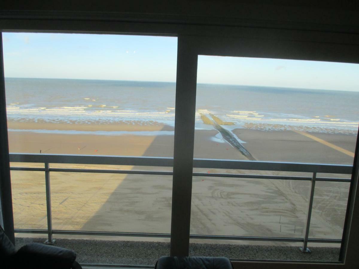 Studio On The Beach With Sea View Middelkerke Kültér fotó